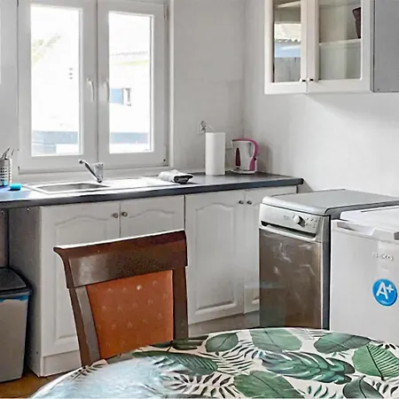 2 Bedroom Gorgeous In Holiday home Postomino