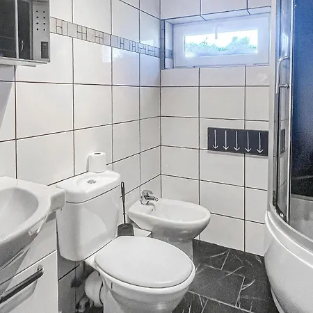 2 Bedroom Gorgeous In Holiday home